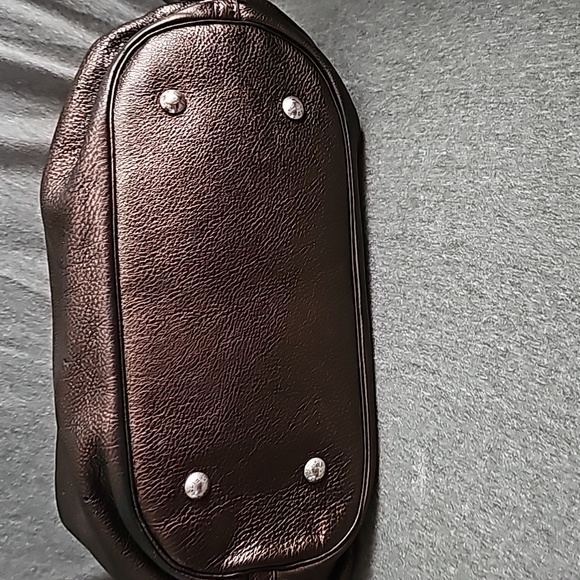 Louis Vuitton Logo Mahina XL Hobo - Picture 8 of 15